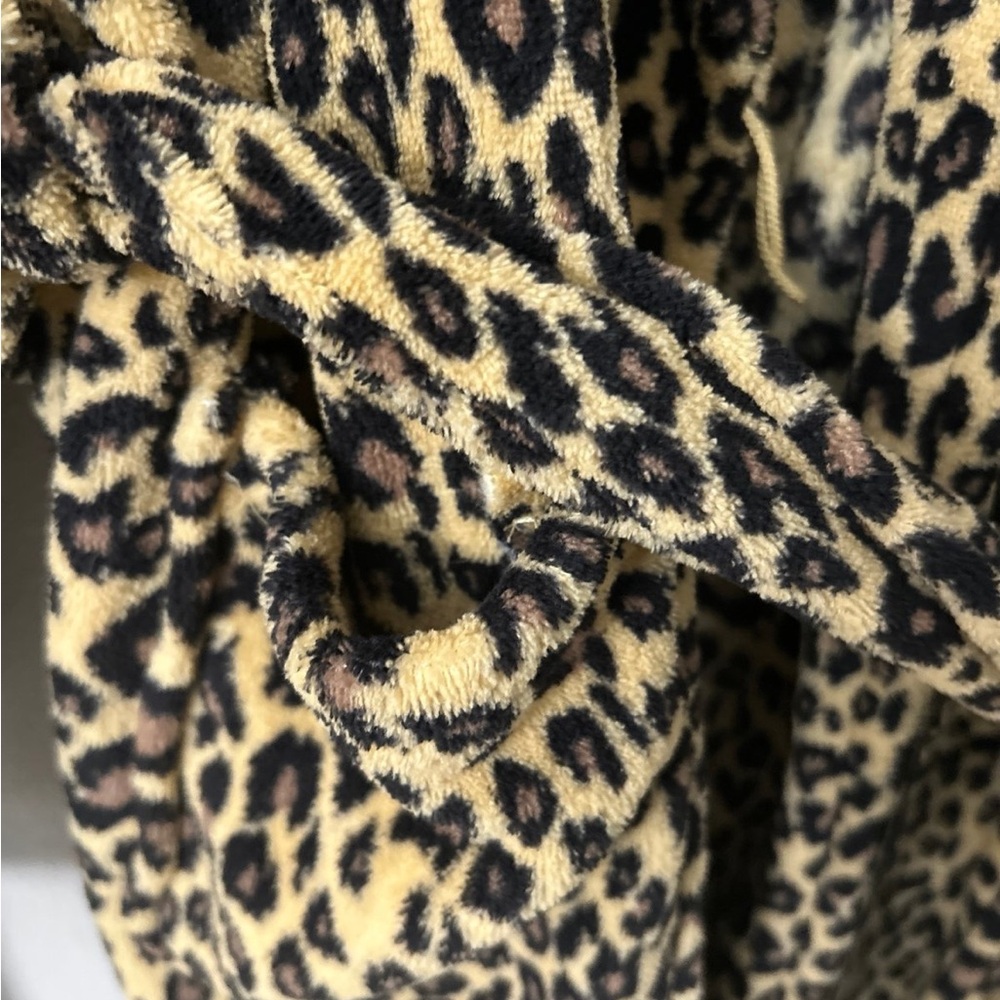 Lauren Ralph Lauren Leopard Print Robe - Picture 5 of 6